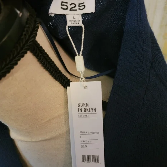 NWT 525 Sweater Sz L - Picture 5 of 5